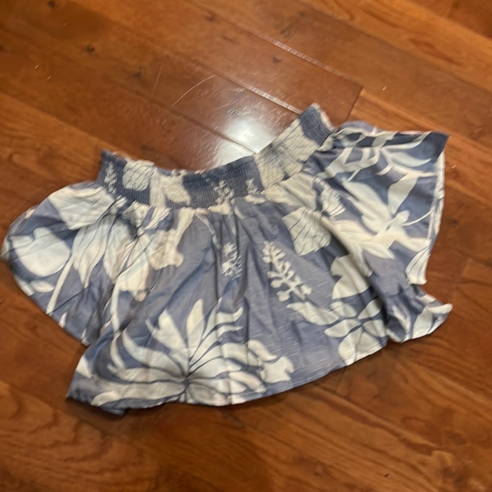 Nwt beautiful crop blouse L